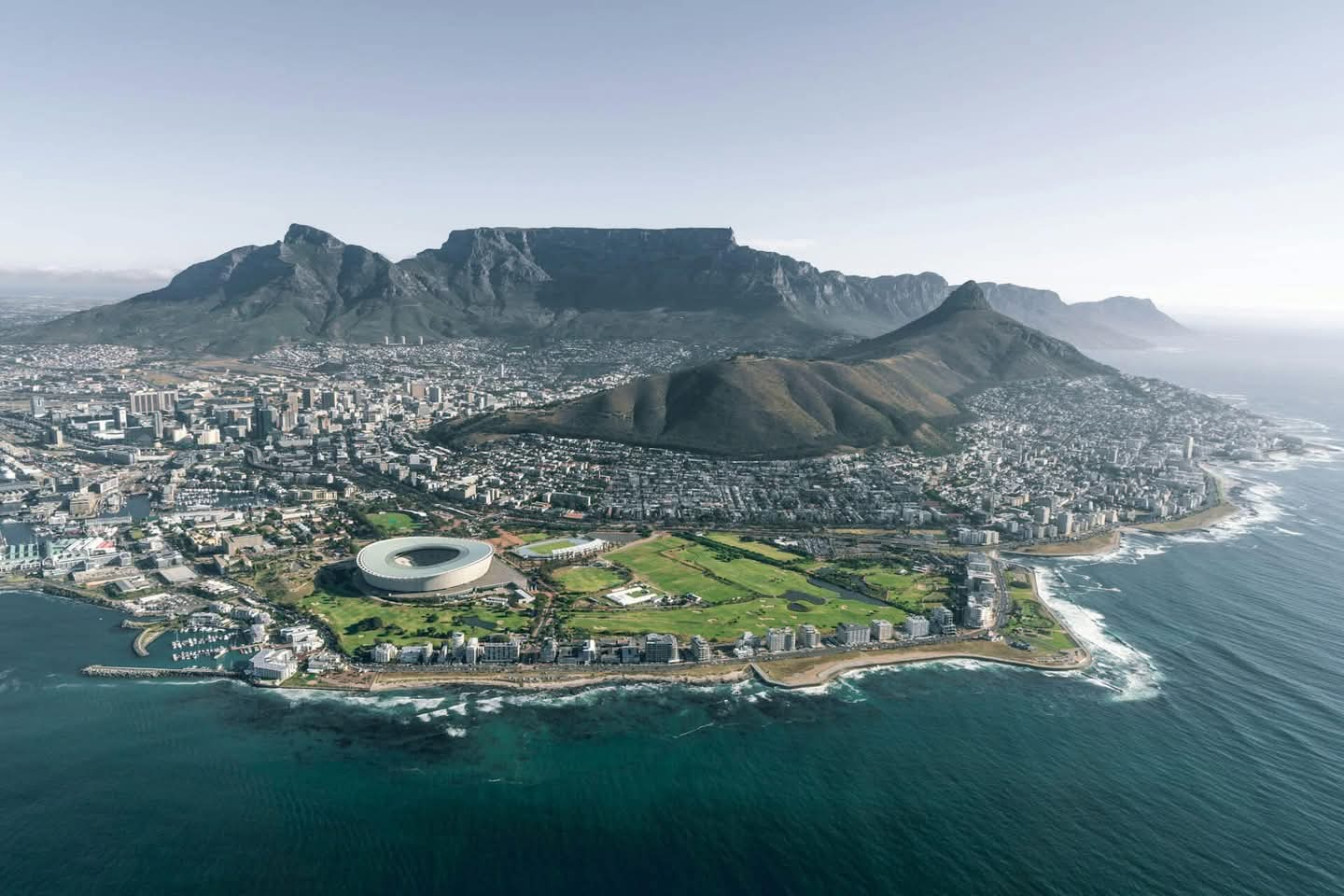 Cape Town Aerial  Vew  with iconc landmarks